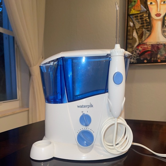 Waterpik - Picture 1 of 3